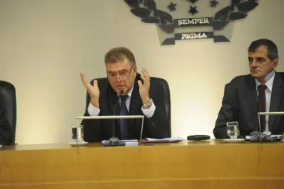 Los concejales esperan el regreso de Amaya para tratar en el recinto la suba del cospel
