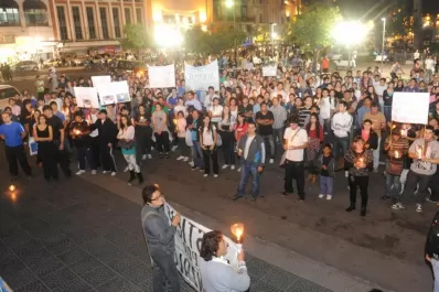 Marcharon en la plaza para pedir justicia por Gonzalo