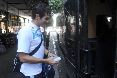 Sin Mosset, Atlético partió hacia Catamarca