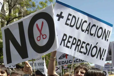 Estudiantes rechazan los recortes a la educación