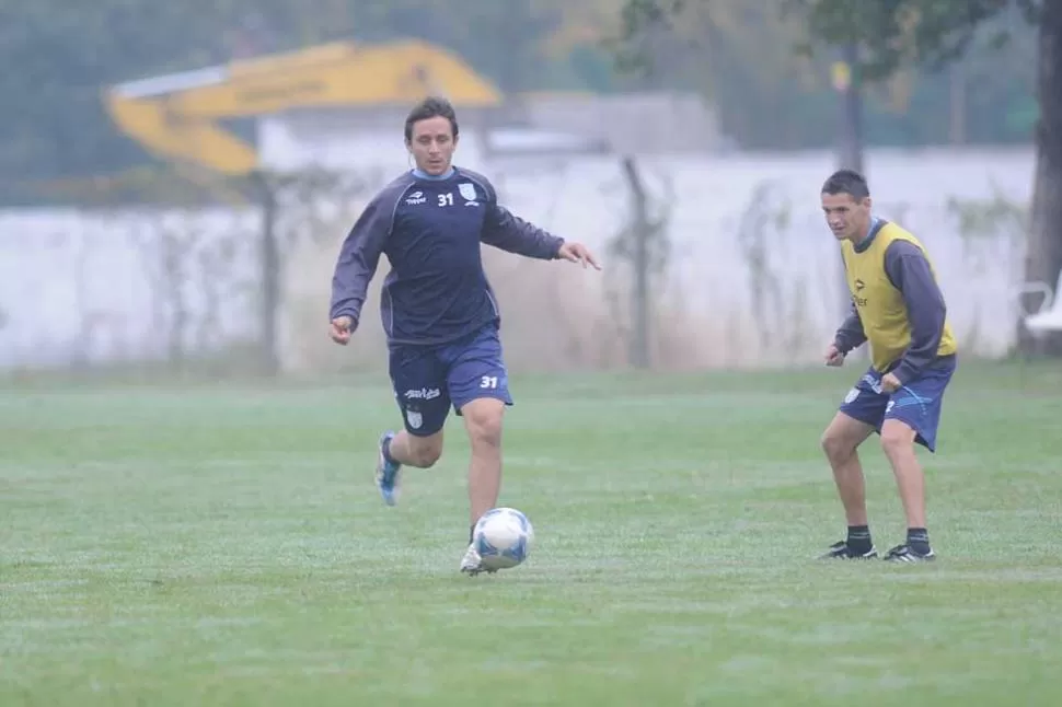 LA DEL 10. Barrado jugará de segundo volante central, aunque su función, además de quitar el balón, es distribuir. LA GACETA / FOTO DE ANALíA JARAMILLO