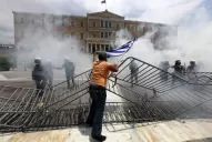 Grecia seguirá demandando ayuda aunque se aleje del euro