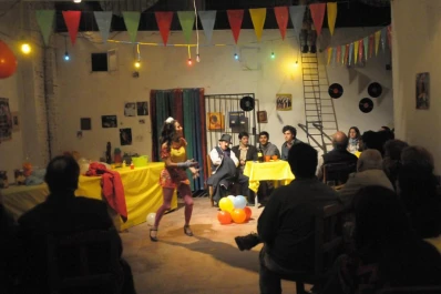 Una divertida fiesta al ritmo del tango y del Cha Cha Cha