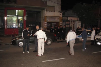 Un policía mató a un ladrón que había entrado a robar en su drugstore