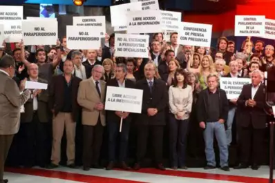 Lanata reunió a periodistas con el hashtag #queremospreguntar