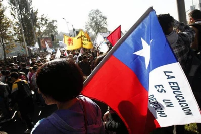Chile: Miles de estudiantes ganaron las calles para exigir educación gratuita