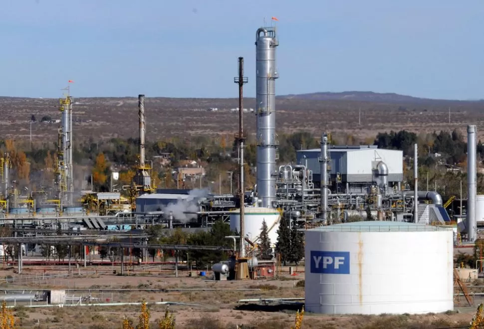 PRESION DE REPSOL. La petrolera española ya había demandado en organismos internacionales al gobierno argentino por la expropiación de YPF. TELAM