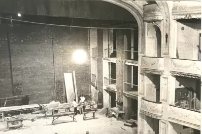 El sube y baja en 100 años