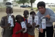 El merchandising de Moreno también viajó a Angola