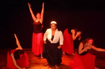 La historia contada con voz de mujer