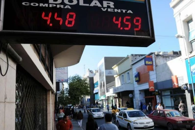 Hasta agosto, olvidate de comprar dólares