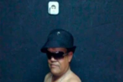 Un enano drogaba a mujeres y después las violaba