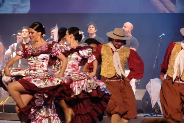 Recibí la fecha patria en el San Martín