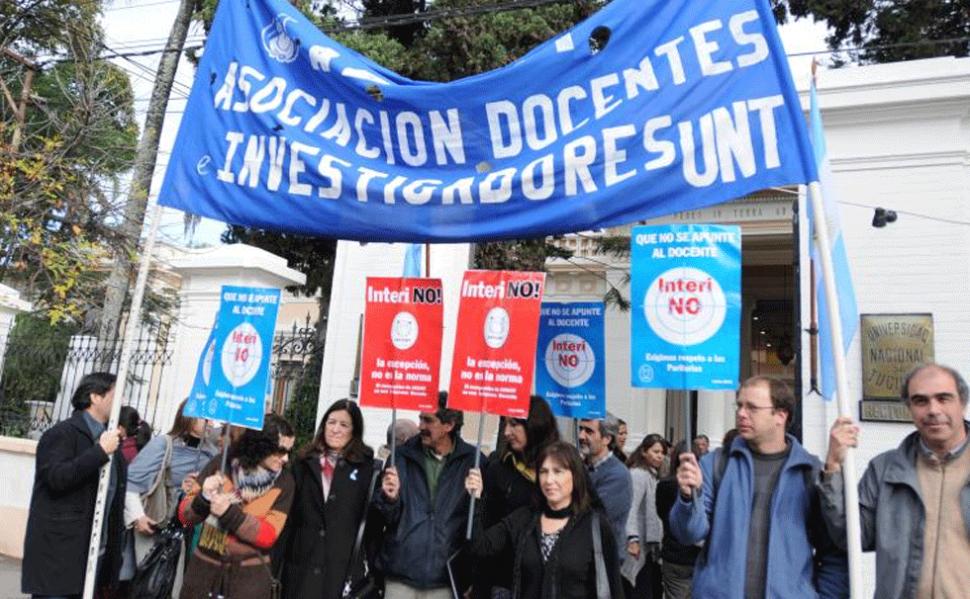 Se ratificó el paro de tres días en la UNT