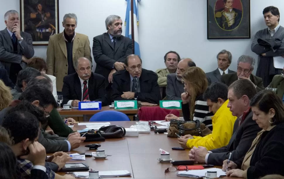 EN DEBATE. Zaffaroni abrió la exposición. NA.