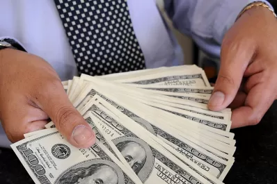 Es casi nula la operatoria del dólar por los controles oficiales