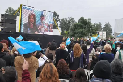 En Lules, Cristina inauguró planta industrial e ironizó sobre la restricción al limón de EEUU