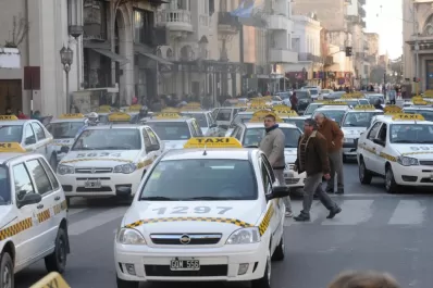 Los taxistas mantuvieron sitiado el microcentro