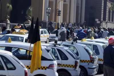 El Concejo y el intendente escucharon a los taxistas, y la ciudad volvió a la normalidad
