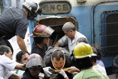 El motorman aseguró que activó los frenos del tren que chocó en Once