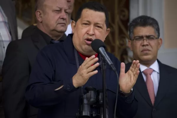 Chávez inscribe su candidatura