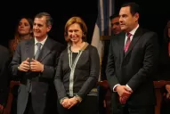 Cenó escuchando música, tomó café y fumó; ya había renunciado