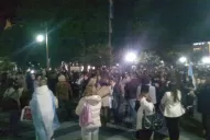 Hubo un cacerolazo en la plaza Independencia