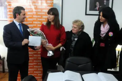 Entregaron las primeras actas de nacimiento con reconocimiento de identidad de género