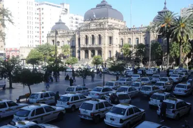 Amaya dijo que ya no habrá licencias de taxis provisorias