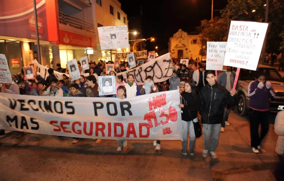 POR SEGURIDAD. Los vecinos de Concepción se unieron en una marcha. LA GACETA / FOTO DE OSVALDO RIPOLL 