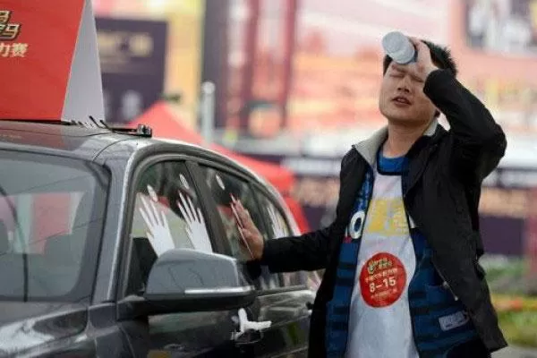 HAZAÑA. El joven chino se quedó con el BMW. FOTO TOMADA DE INFORME21.COM