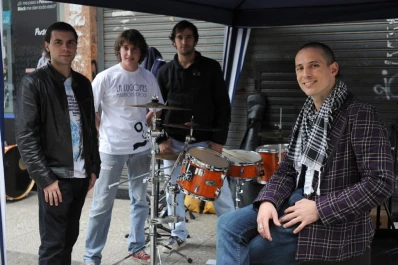 Cachín Selís presenta nuevo video con un recital íntimo