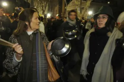No somos fachos, aseguran los caceroleros