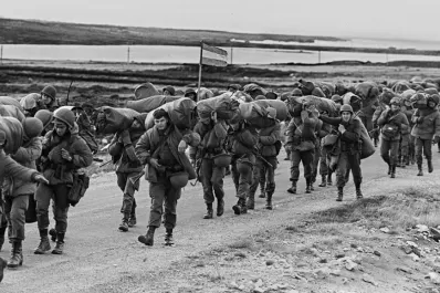 Los comunicados oficiales de la dictadura el día de la rendición en Malvinas