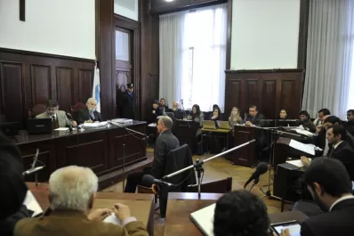 En las whisquerías, las chicas son obligadas a trabajar con nombres de fantasía