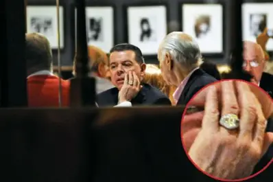 Quieren investigar a Oyarbide por la compra de un anillo de 250.000 dólares