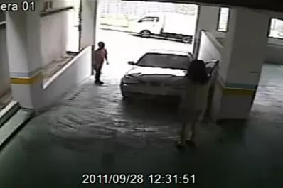 Cuando estacionar se vuelve una pesadilla para una mujer