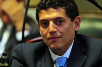 Un ultraalperovichista estampará su firma en el proyecto de La Cámpora