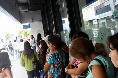 Comenzó a depositarse el medio aguinaldo para los estatales
