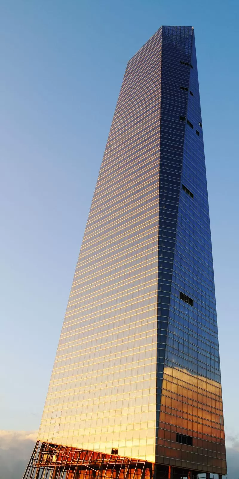 MADRID. Los 259 metros de la Torre de Cristal se inauguraron en 2009.  