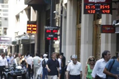 Dólar: criticaron la nueva medida del Gobierno