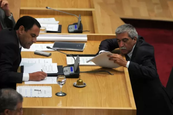 Sobremesa con quejas, balances y advertencias