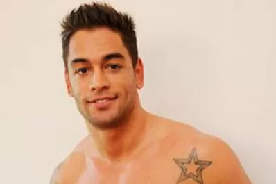 Un modelo se incendió el rostro en pleno desfile en Chile