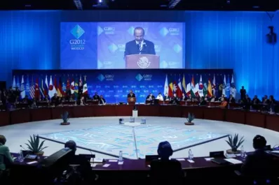 Calderón abrió la cumbre del G20 hablando de la crisis de la economía mundial
