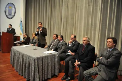Jueces y abogados cuestionan los métodos de la Policía provincial