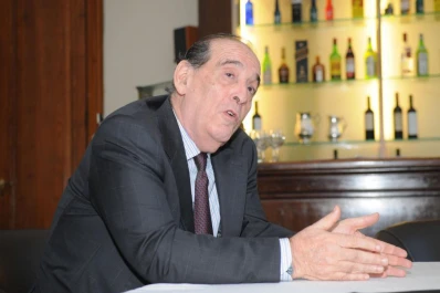 El país no necesita un ajuste a lo Grecia