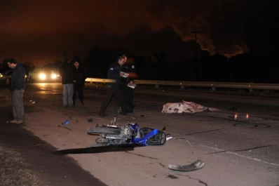 Una noche trágica en dos rutas