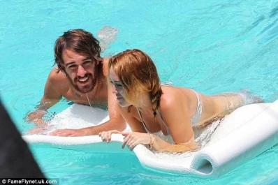Miley Cyrus desmiente infidelidad a Liam Hermsworth