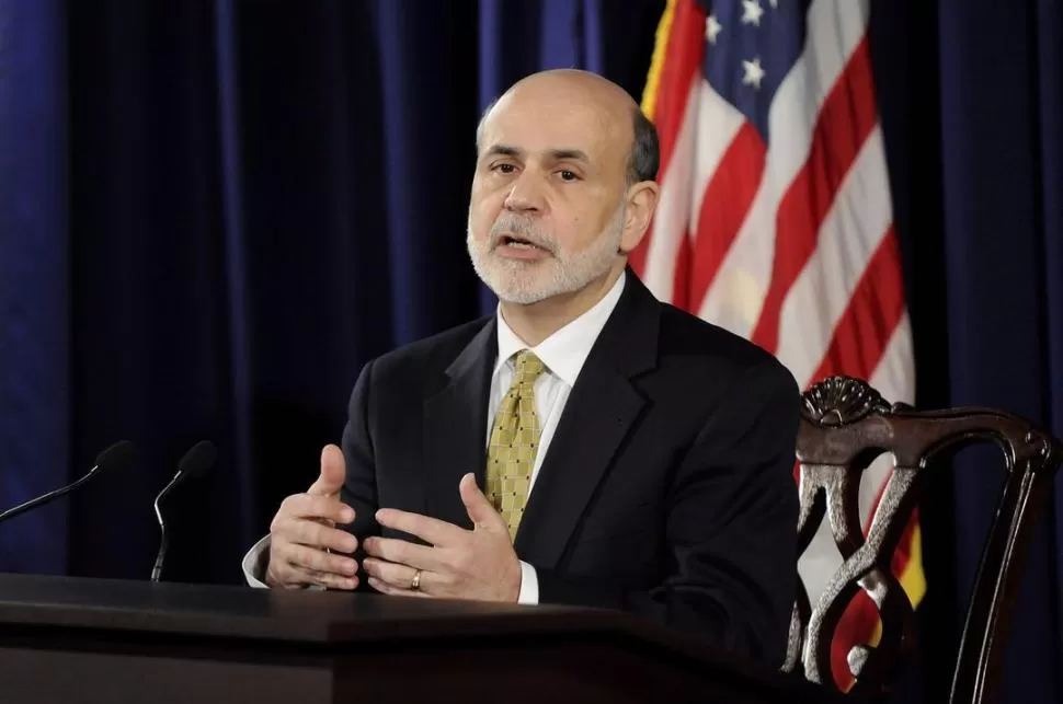 POSICIÓN. Bernanke, presidente de la FED, en conferencia de prensa. REUTERS