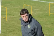 Falcioni confirmó a Roncaglia, pero aguarda su habilitación